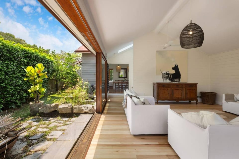 Living room, Inner courtyard view