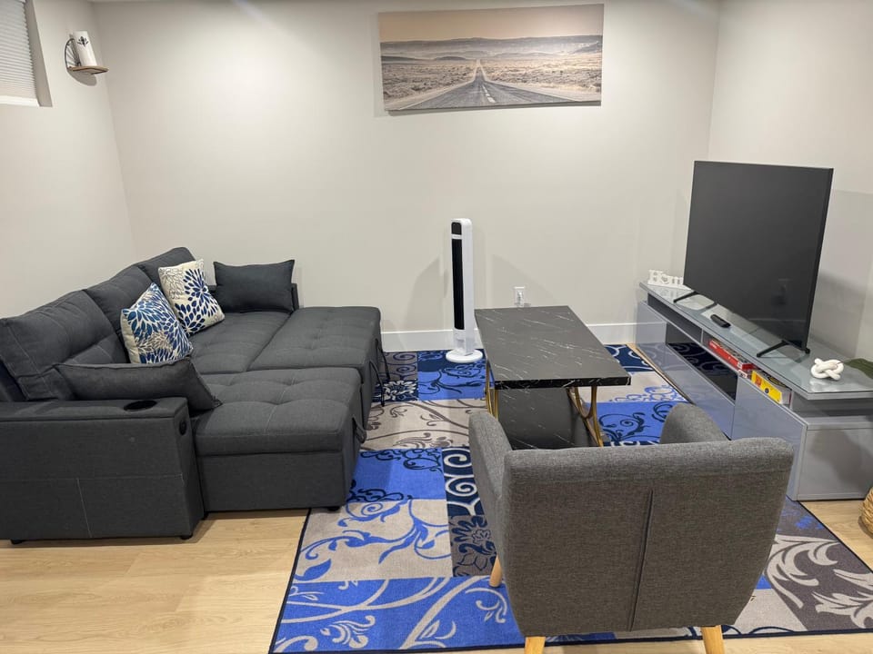 Communal lounge/ TV room, TV and multimedia, Living room, Seating area