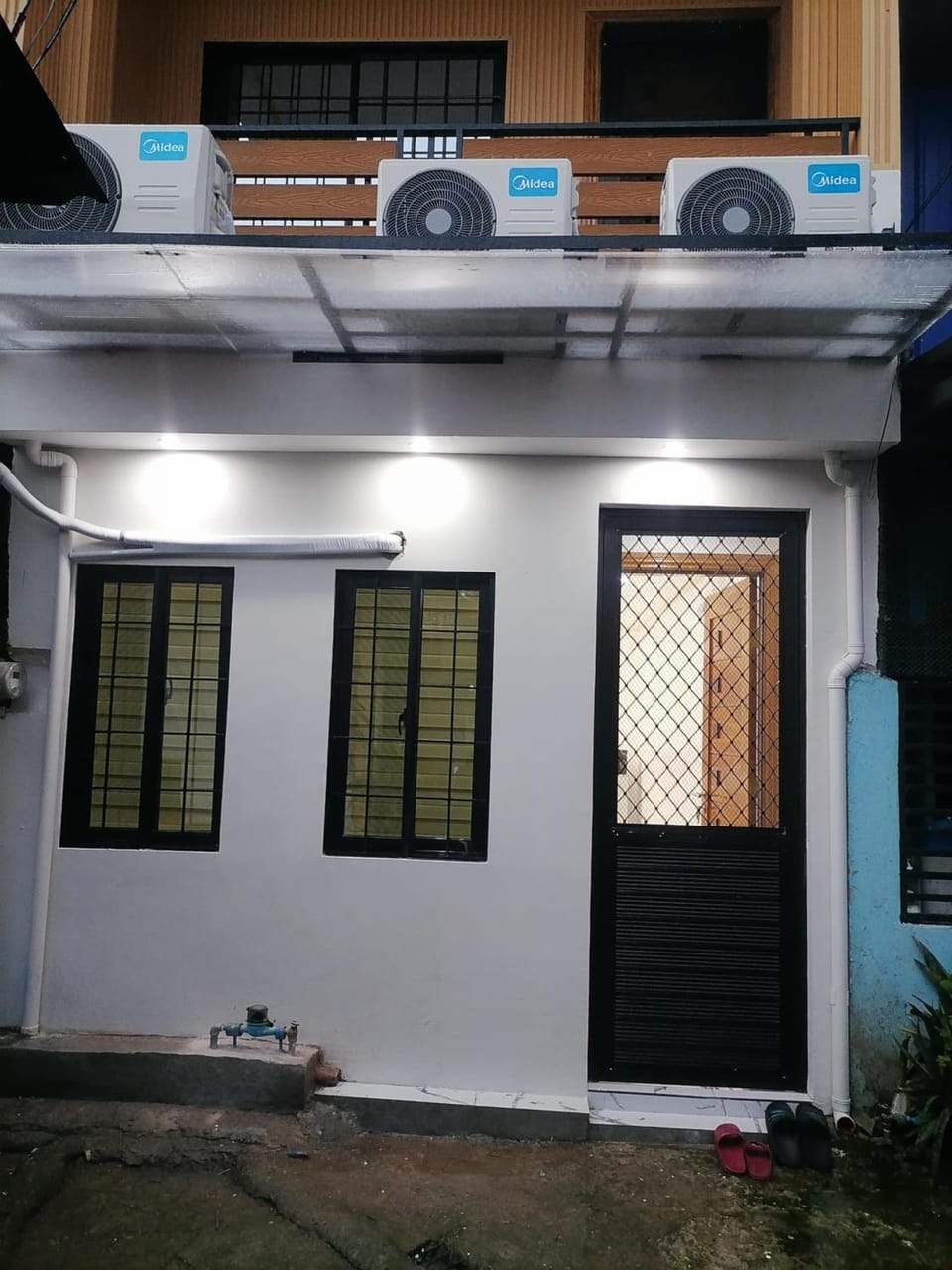 Property building, Day