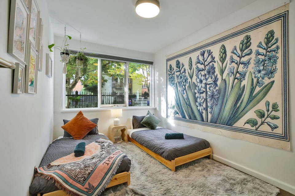 Bed, View (from property/room), Photo of the whole room, Decorative detail, Bedroom