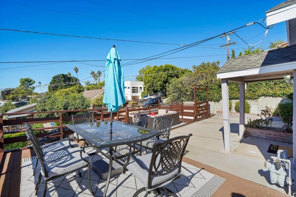 Darling 2 bedroom 1 bathroom Highland Park Home with Jacuzzi and View Apartment in Highland Park