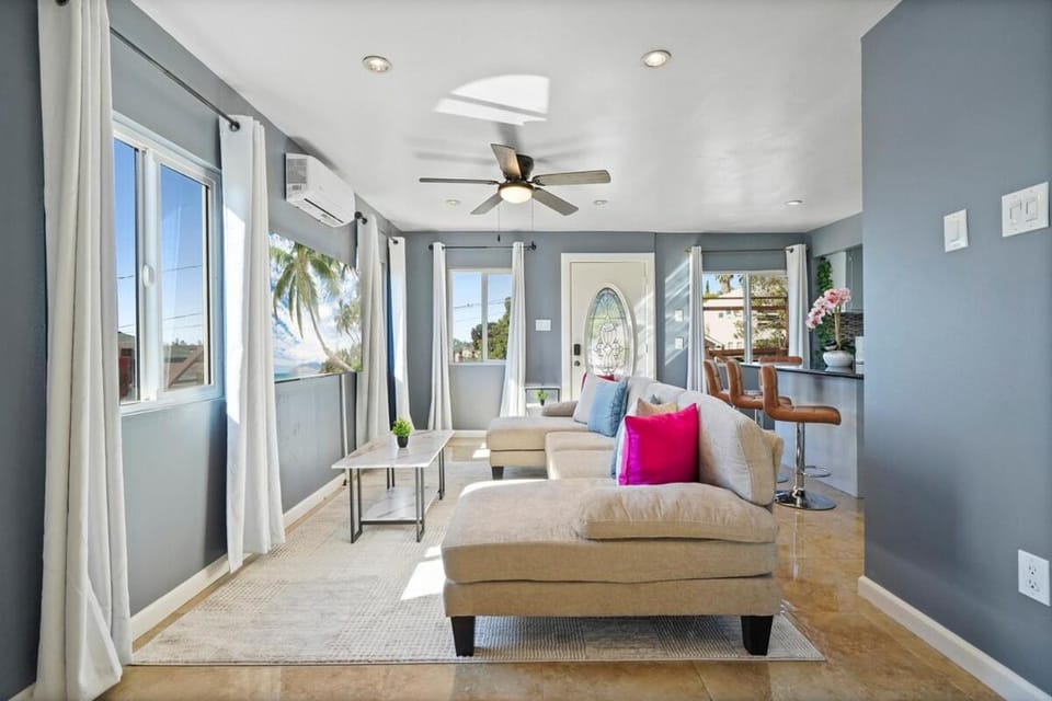 Darling 2 bedroom 1 bathroom Highland Park Home with Jacuzzi and View Apartment in Highland Park