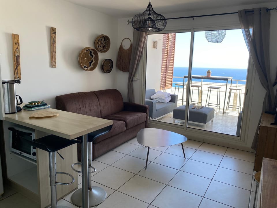 Living room, Dining area, Sea view