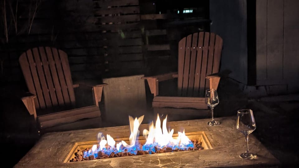 Brews, Bites, & Pines - Your downtown Flagstaff suite Apartment in Flagstaff