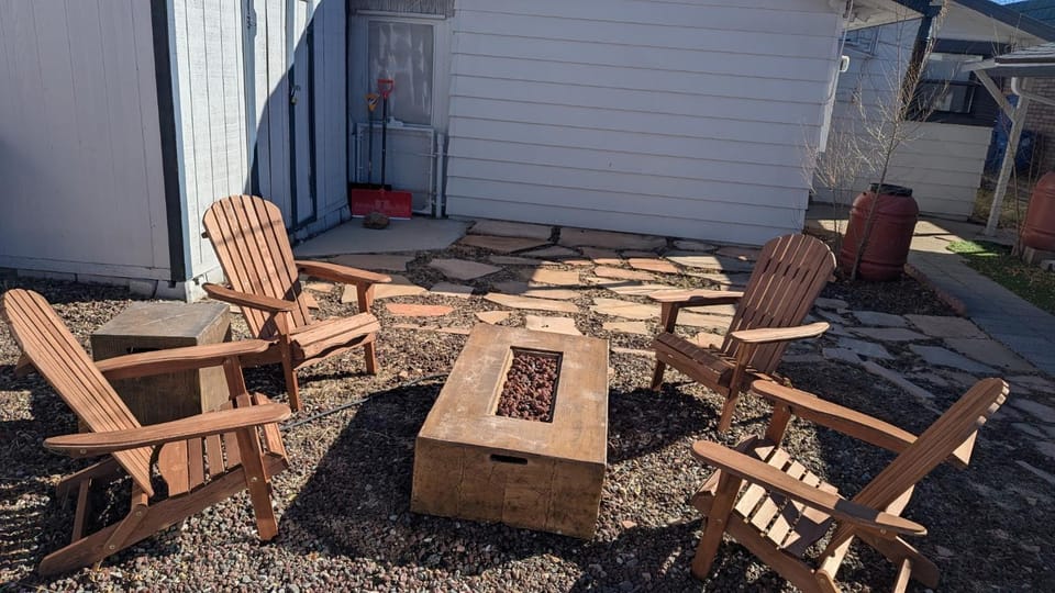 Brews, Bites, & Pines - Your downtown Flagstaff suite Apartment in Flagstaff