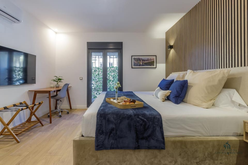 Bed, Photo of the whole room, Bedroom