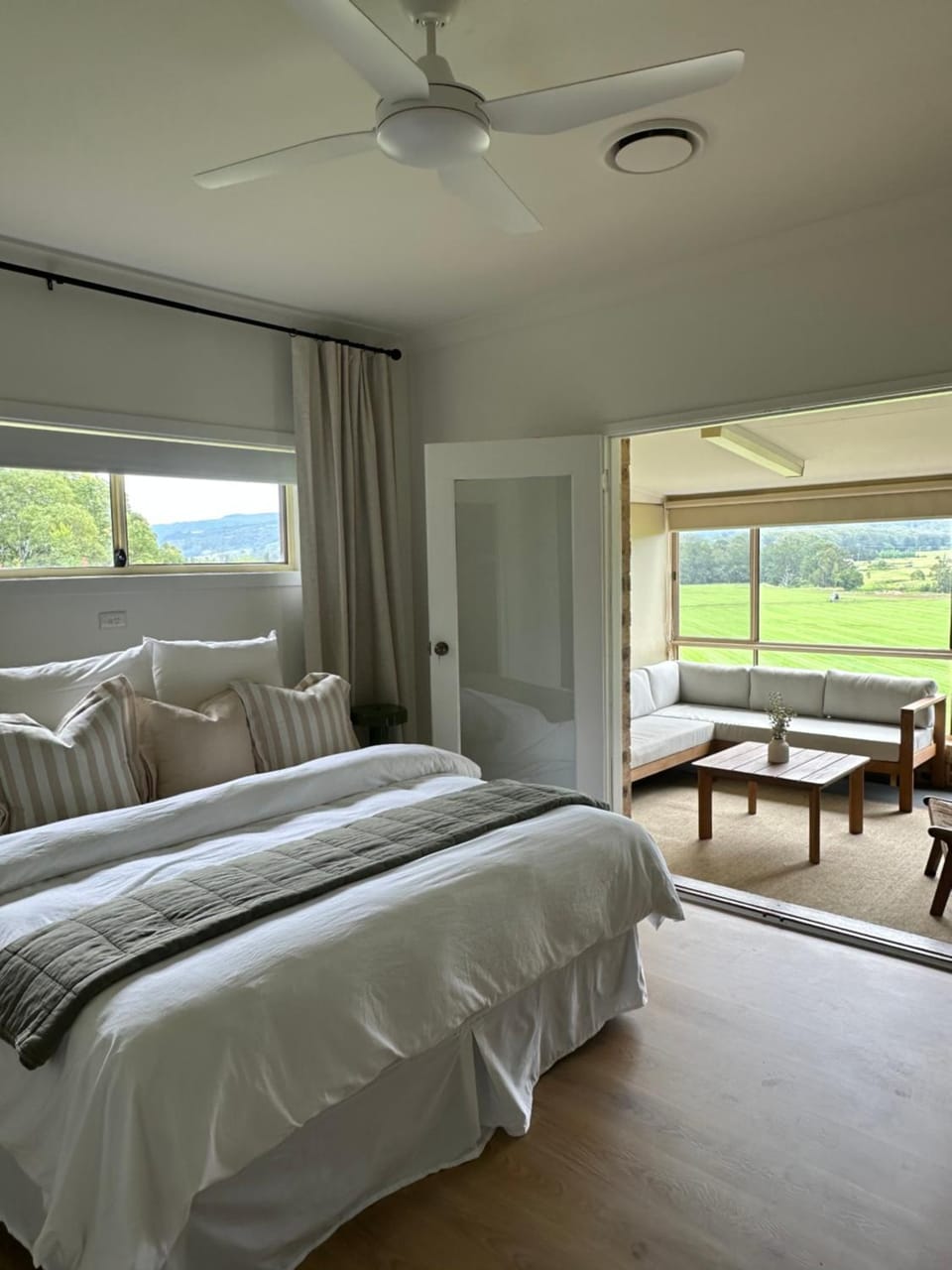 Hillview Studio One Farm Stay in Berry