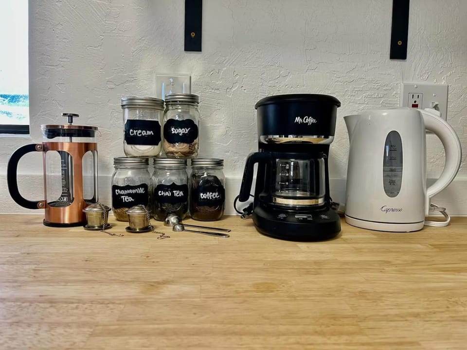 Steps to Coffee & Breweries - Paws & Pines Escape Apartment in Flagstaff