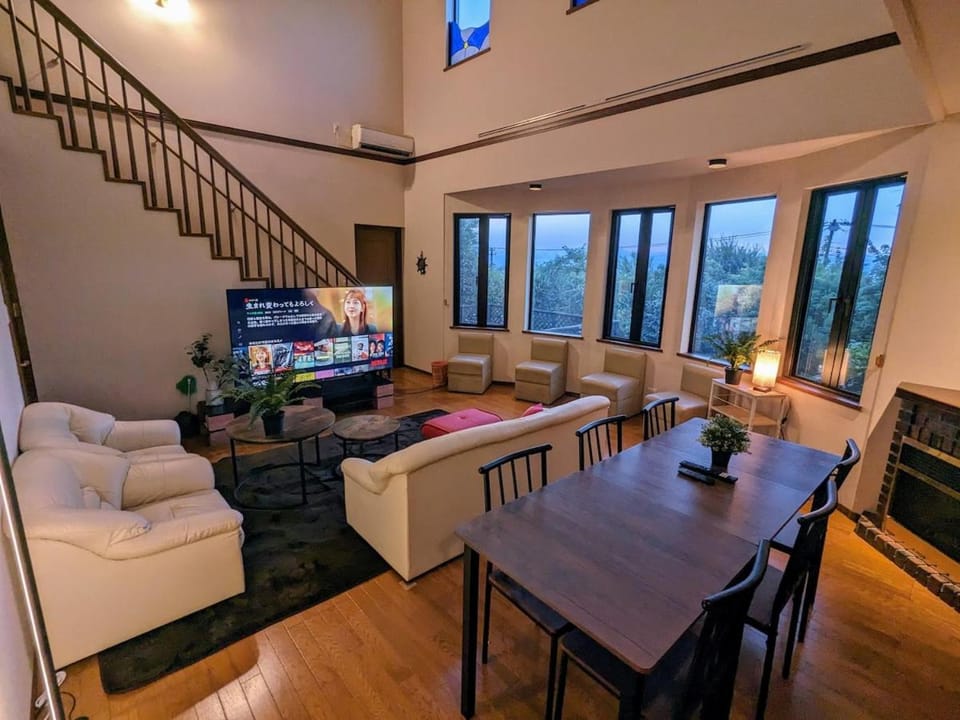 TV and multimedia, Living room, Dining area