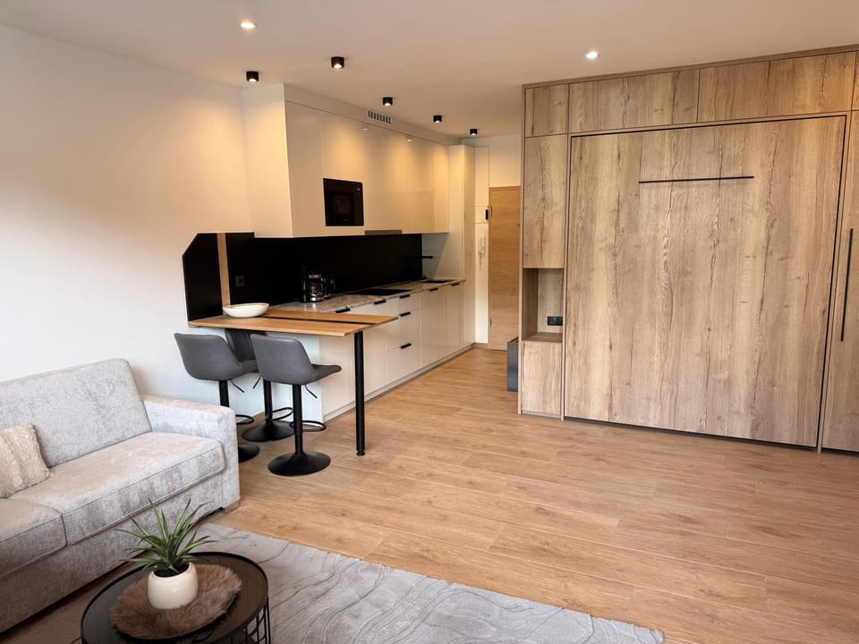 Kitchen or kitchenette, Living room, wardrobe