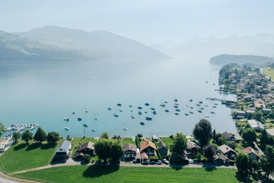 Nearby landmark, Day, Neighbourhood, Bird's eye view, Lake view, Mountain view