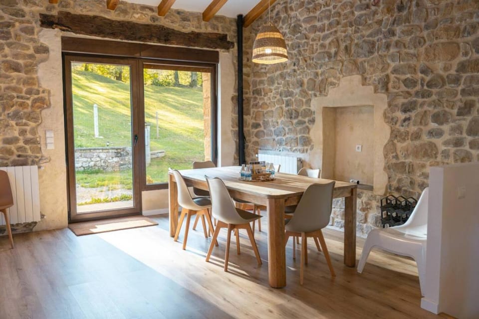 The Stone House naturaleza y confort House in Cantabria