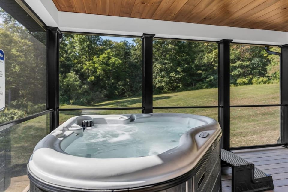 Elegant Modern Escape House in Pennsylvania