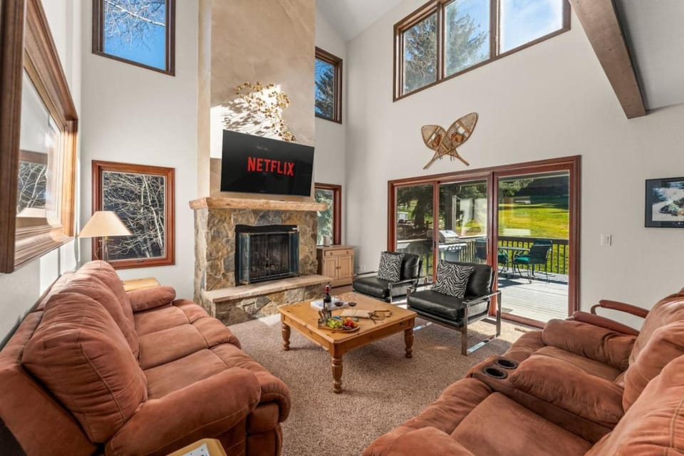The Alpine Lodge 4BR on Eagle Vail Golf Course House in Eagle County