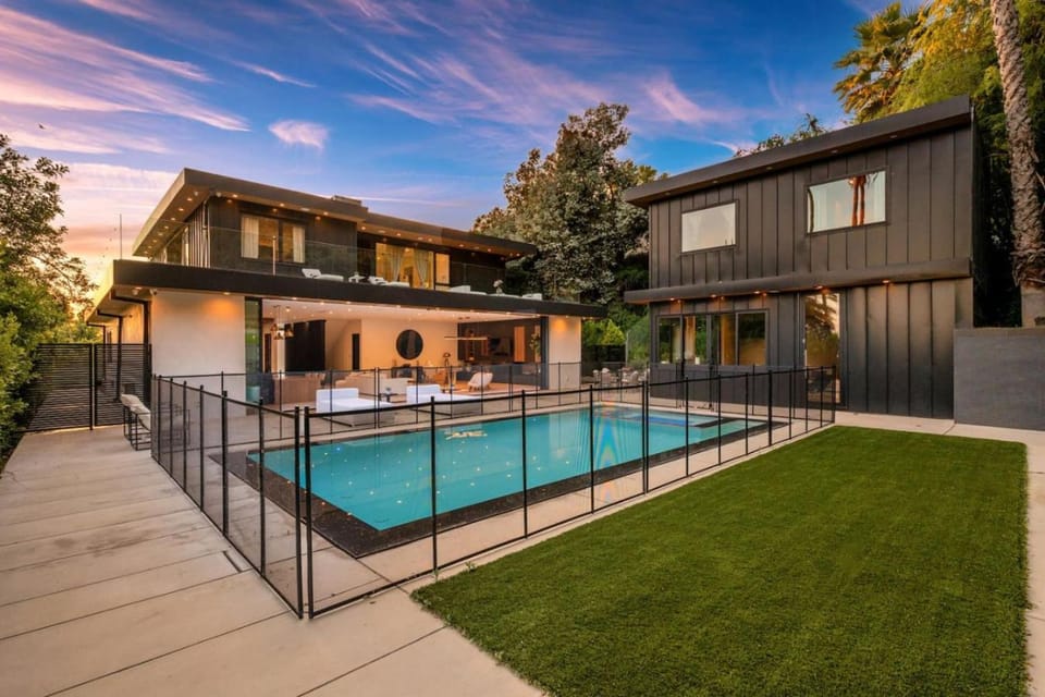 Luxury 6BR Beverly Hills Villa with Pool and Views Villa in Hollywood Hills