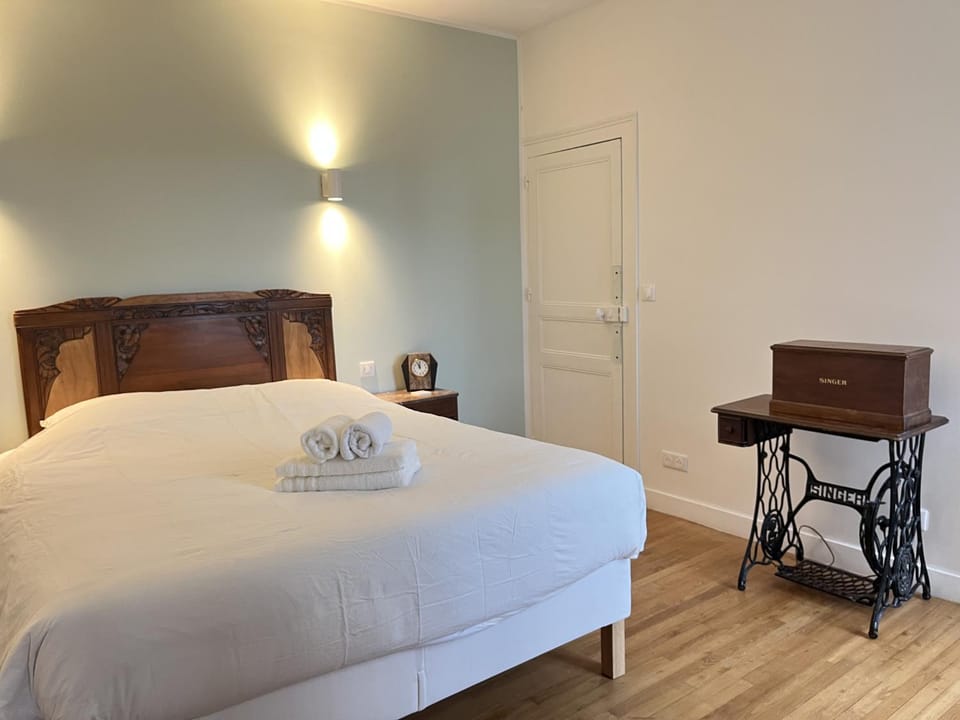 Bed, Bedroom