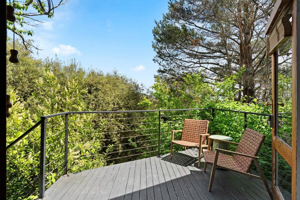 Central studio with spabath House in Daylesford