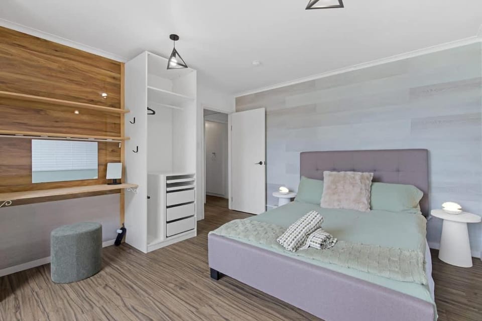 The Retro Reef - Games & Vibes Apartment in Surfers Paradise