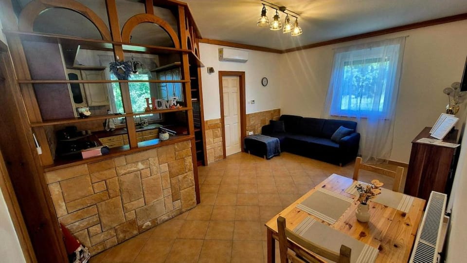 GSH Apartman 1 Apartment in Hungary