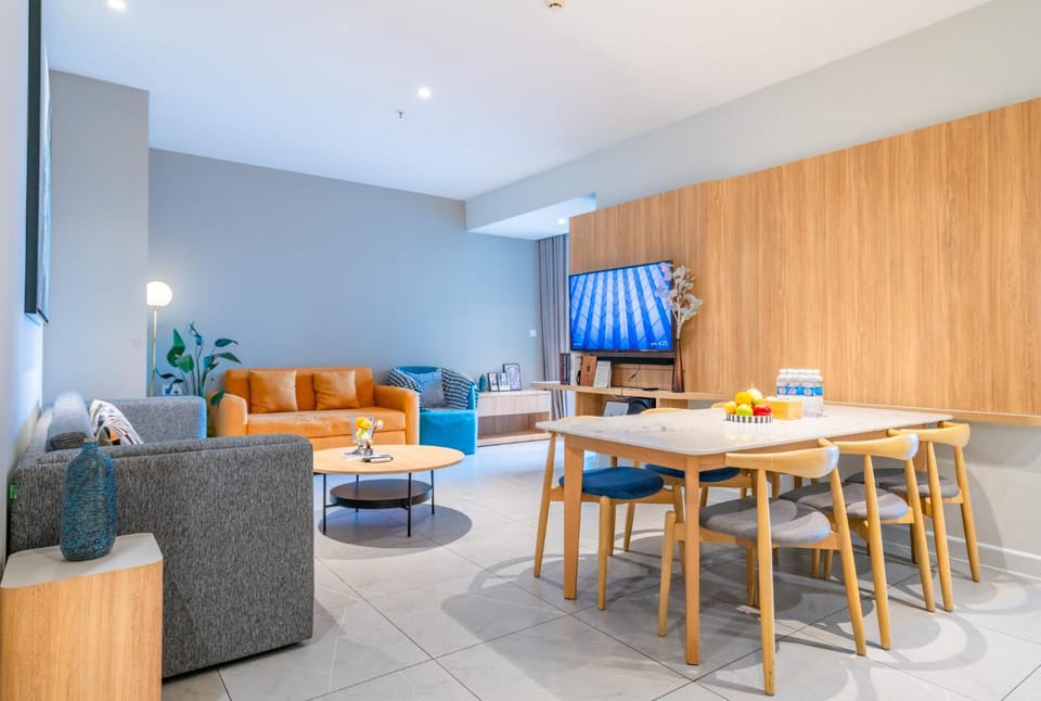 Living room, Dining area