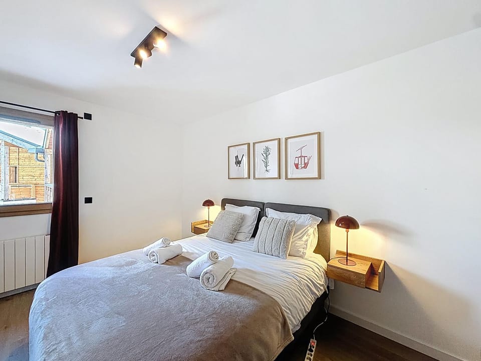Bed, Bedroom