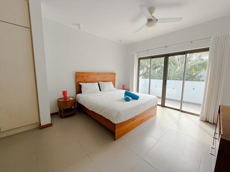 Bedroom, towels, air conditioner