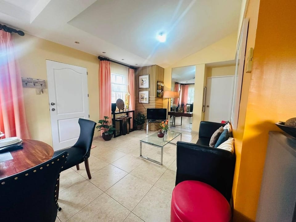 Nice Cozy Peaceful 3BR House in Cagayan de Oro City near Gaisano and Sm uptown House in Cagayan de Oro