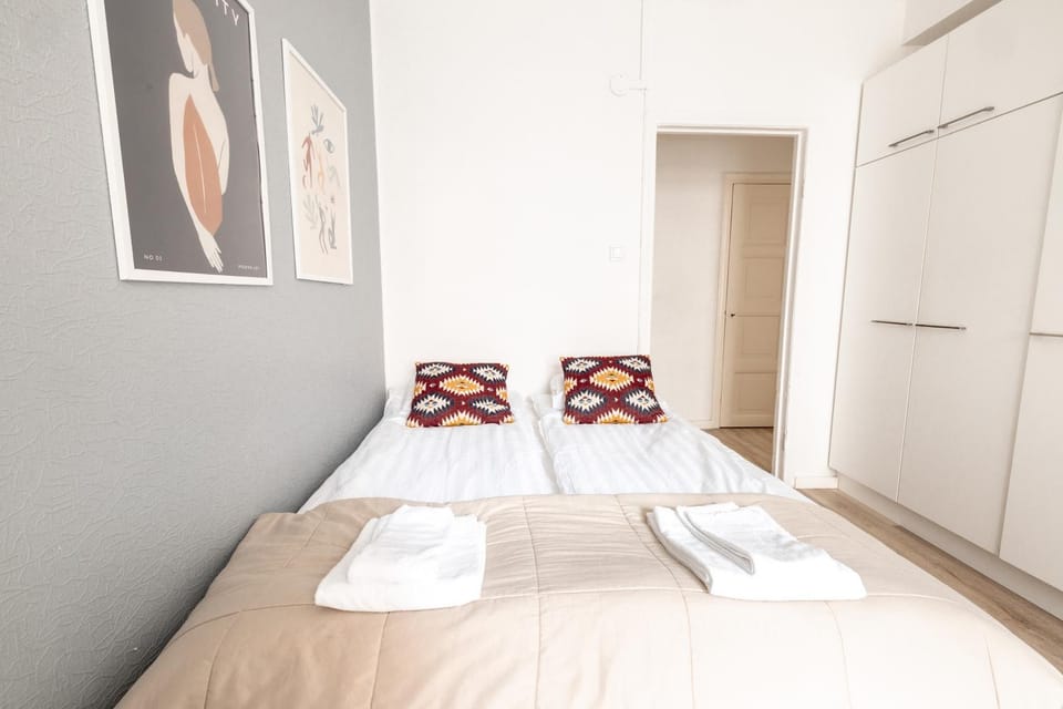 Bed, Photo of the whole room, Bedroom, wardrobe