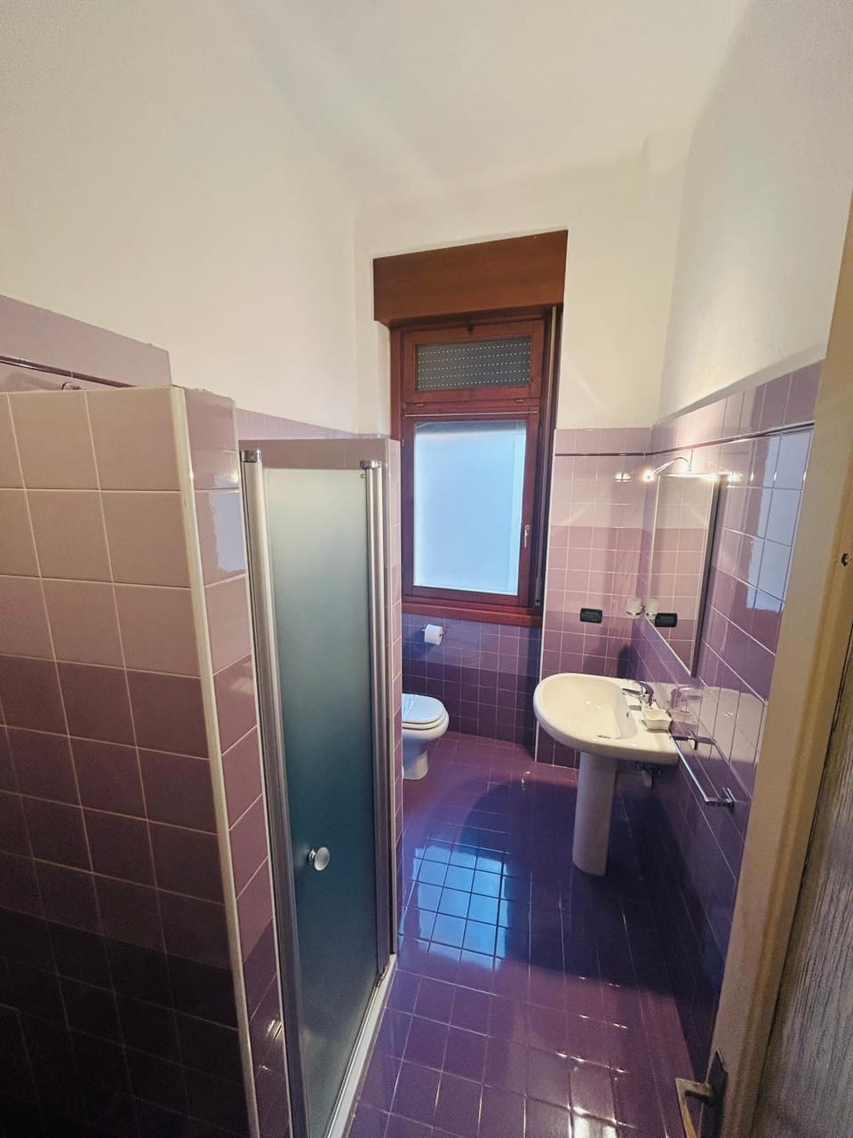 Shower, Toilet, Bathroom, Bath