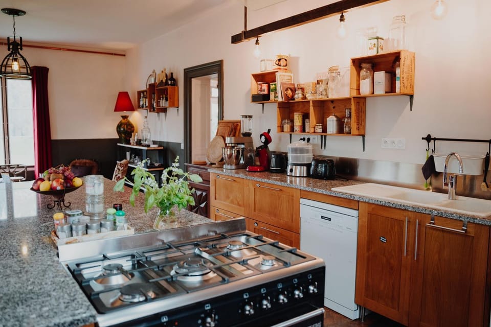 Kitchen or kitchenette, dishwasher, pet friendly, stove