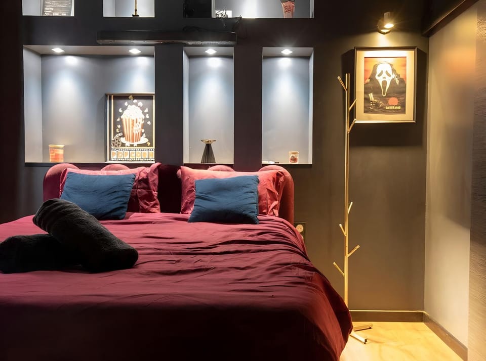 Bed, Photo of the whole room, Bedroom