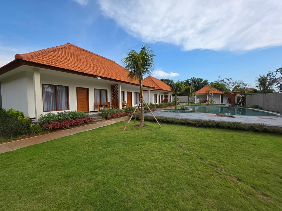 Property building, Garden, Garden view