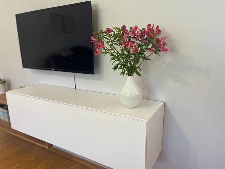 Communal lounge/ TV room, TV and multimedia
