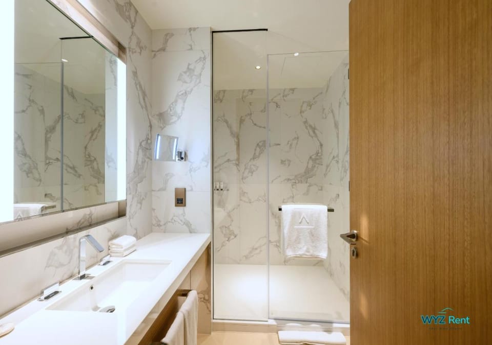 Shower, Bathroom, towels