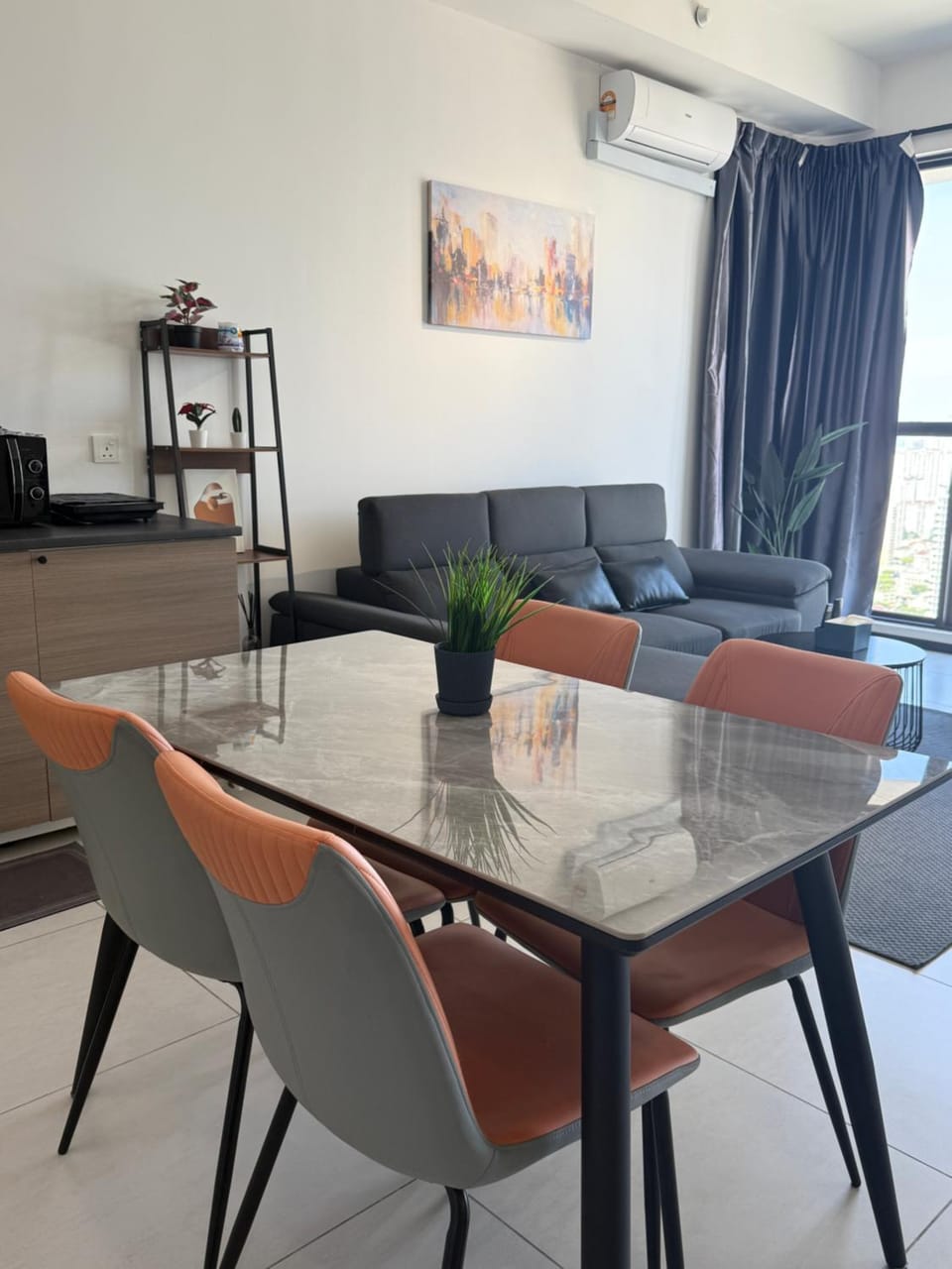 Kitchen or kitchenette, Dining area, air conditioner