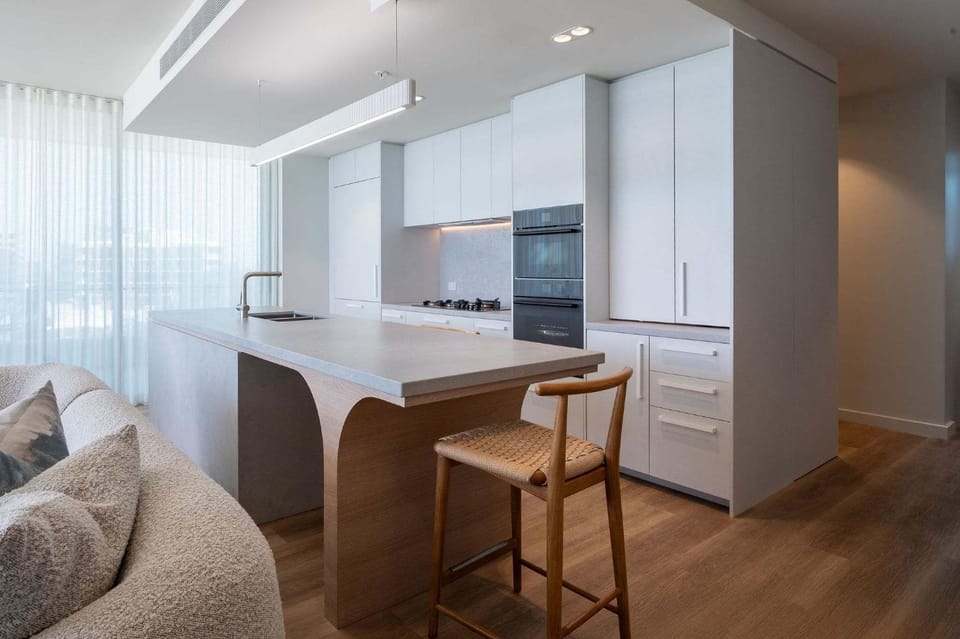 Kitchen or kitchenette, Dining area, oven, stove