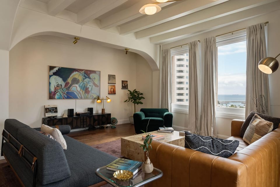 Living room, Seating area