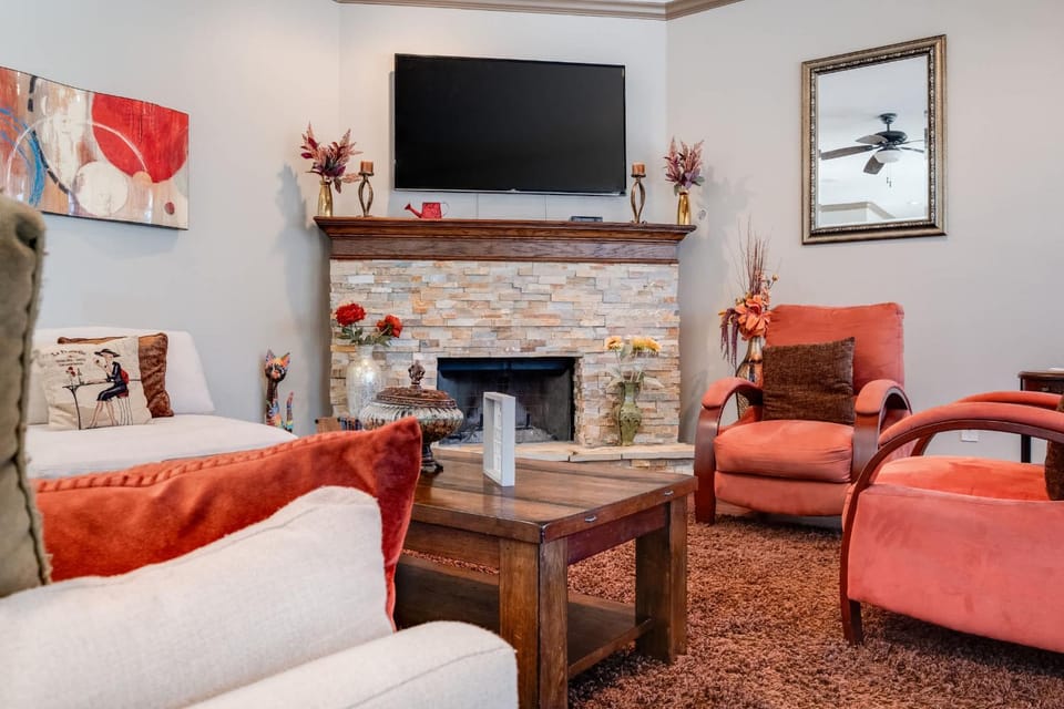 TV and multimedia, Living room, fireplace