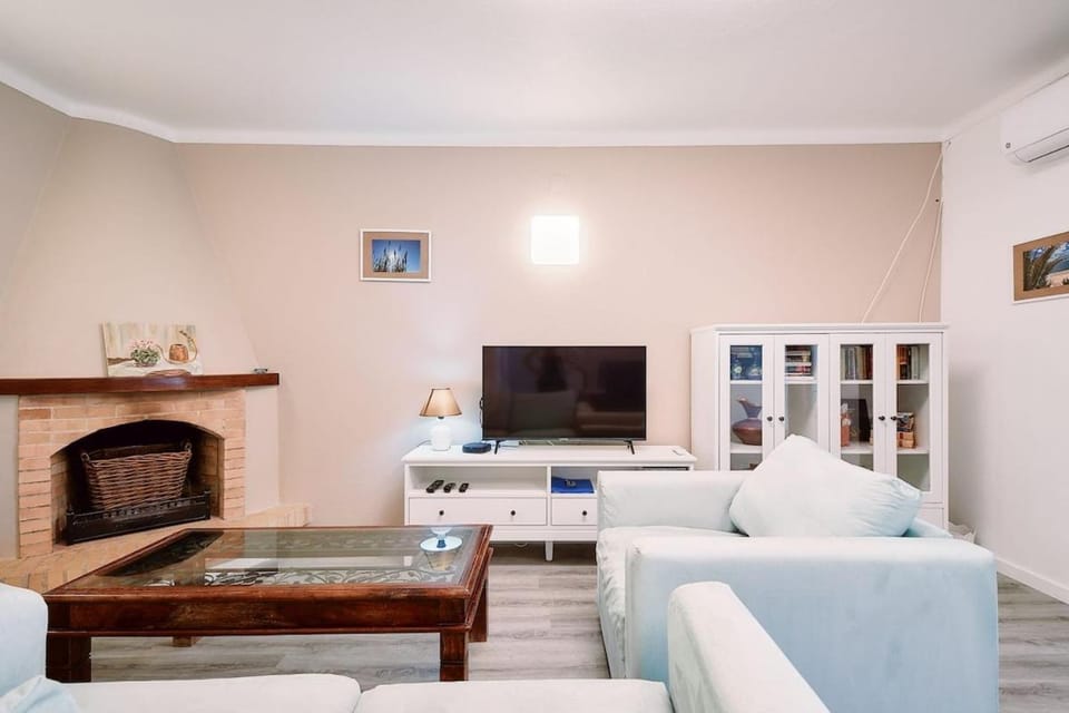 Casa Sauchi mit Gemeinschaftspool - Neu renoviert House in Guia