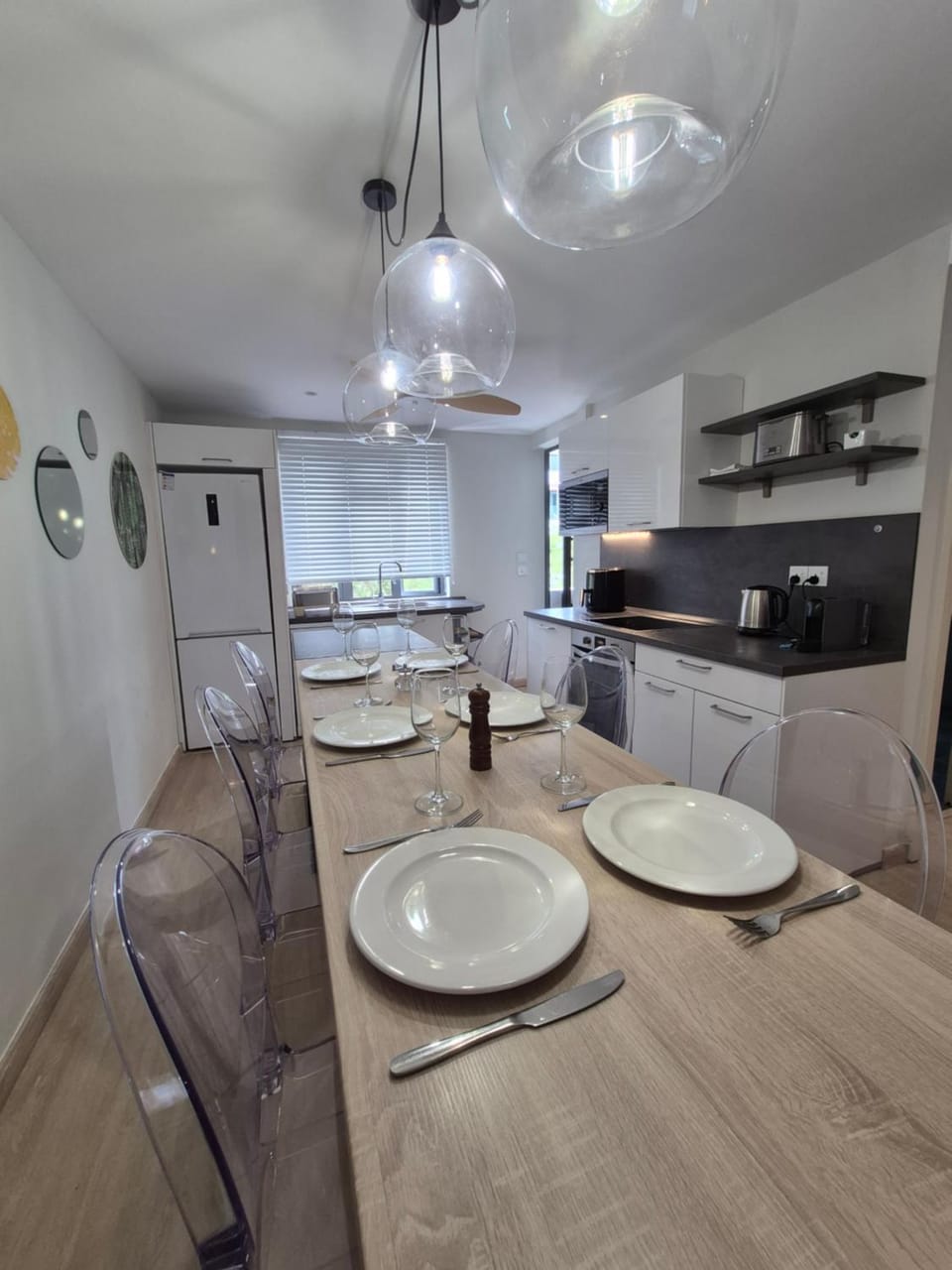 Kitchen or kitchenette, Dining area, oven, stove