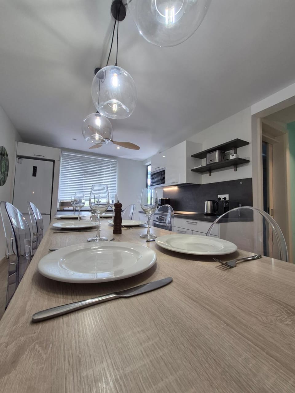 Kitchen or kitchenette, Dining area, stove