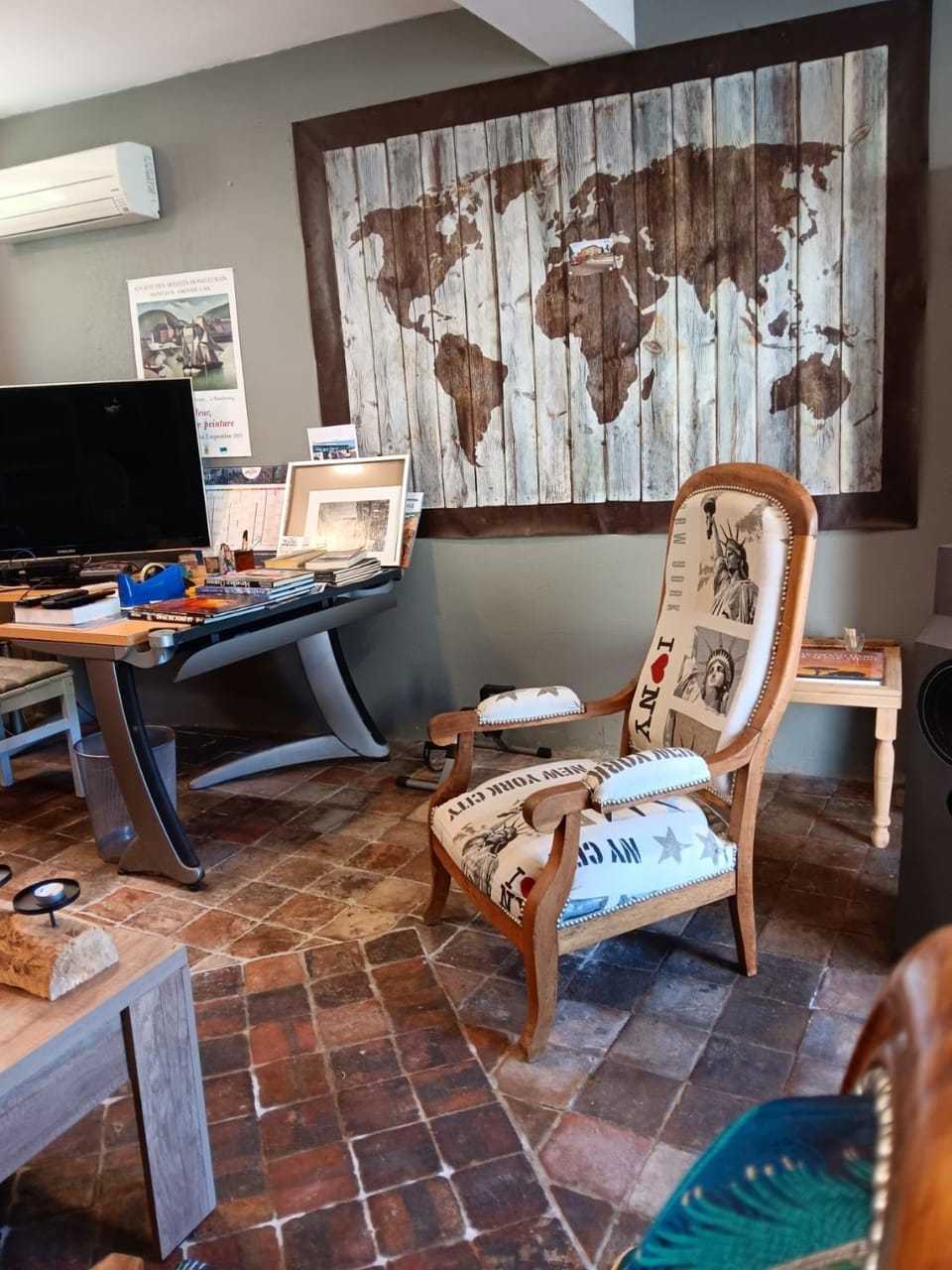 Property building, Living room