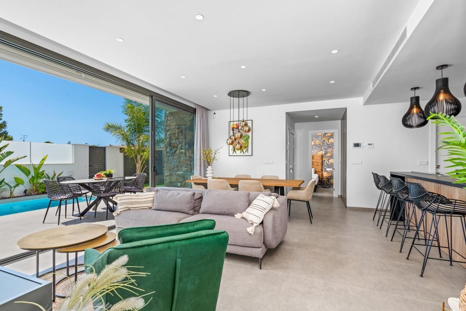 Living room, Other, Food
