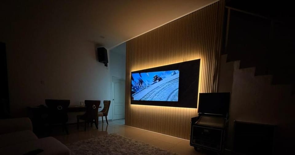 Communal lounge/ TV room, Karaoke, Evening entertainment
