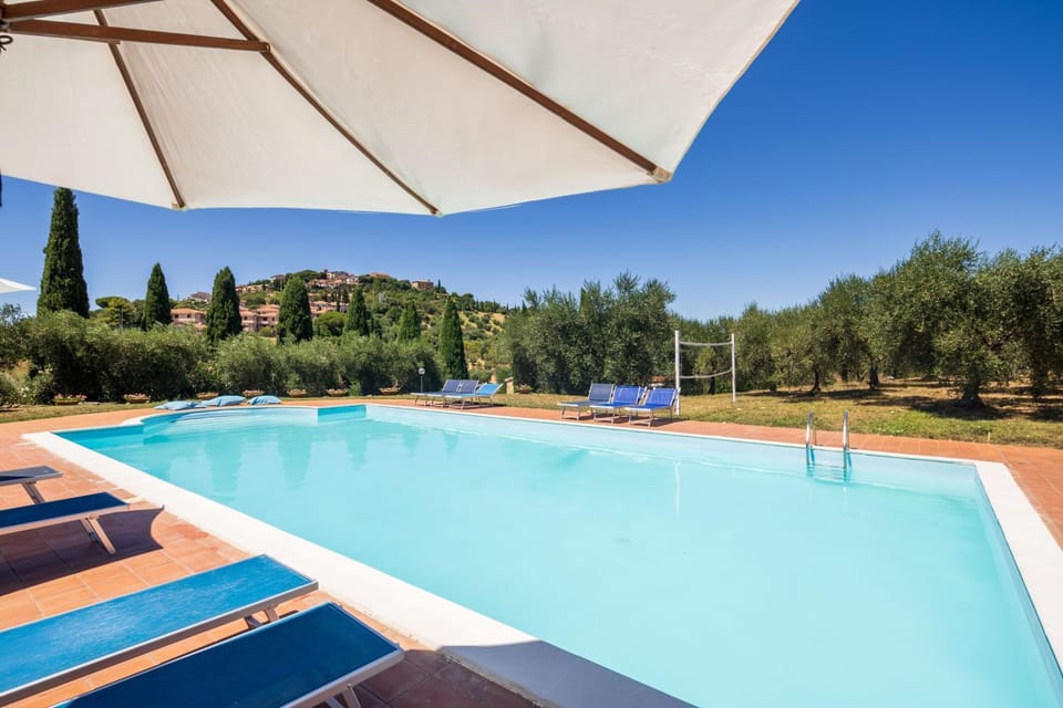 Garden view, Pool view, Swimming pool, sunbed