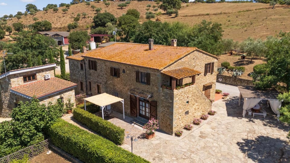 Property building, Garden, On site