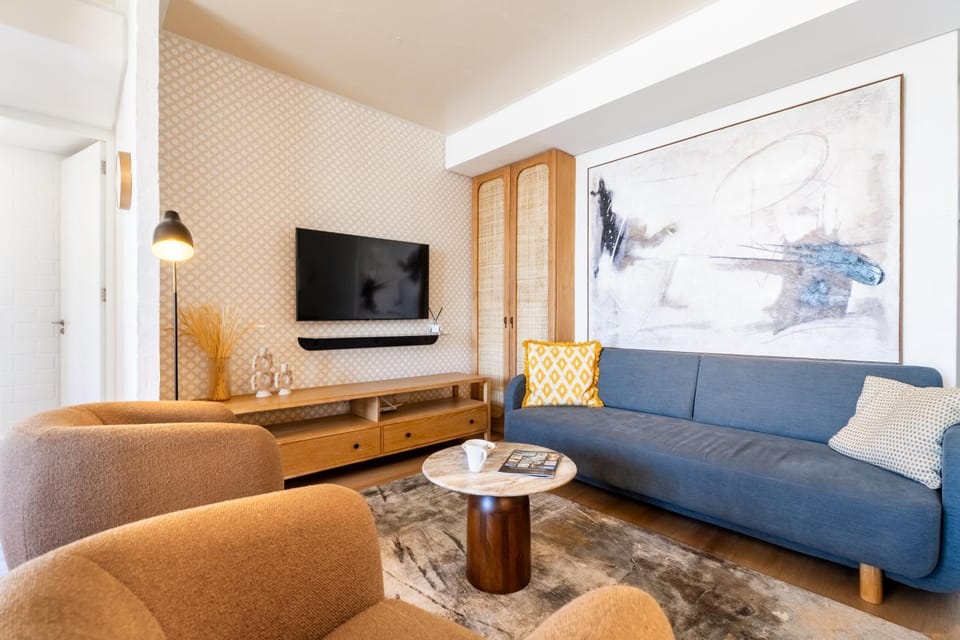 Ocean Views, Perfect Location, Communal Pool & Gym - Eleve 602 Sea Point Apt Apartment in Sea Point