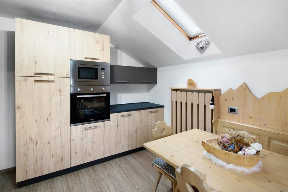 Property building, Kitchen or kitchenette, Living room