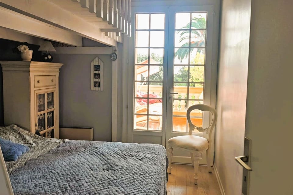 Peaceful stay with stunning views Apartment in Hyères