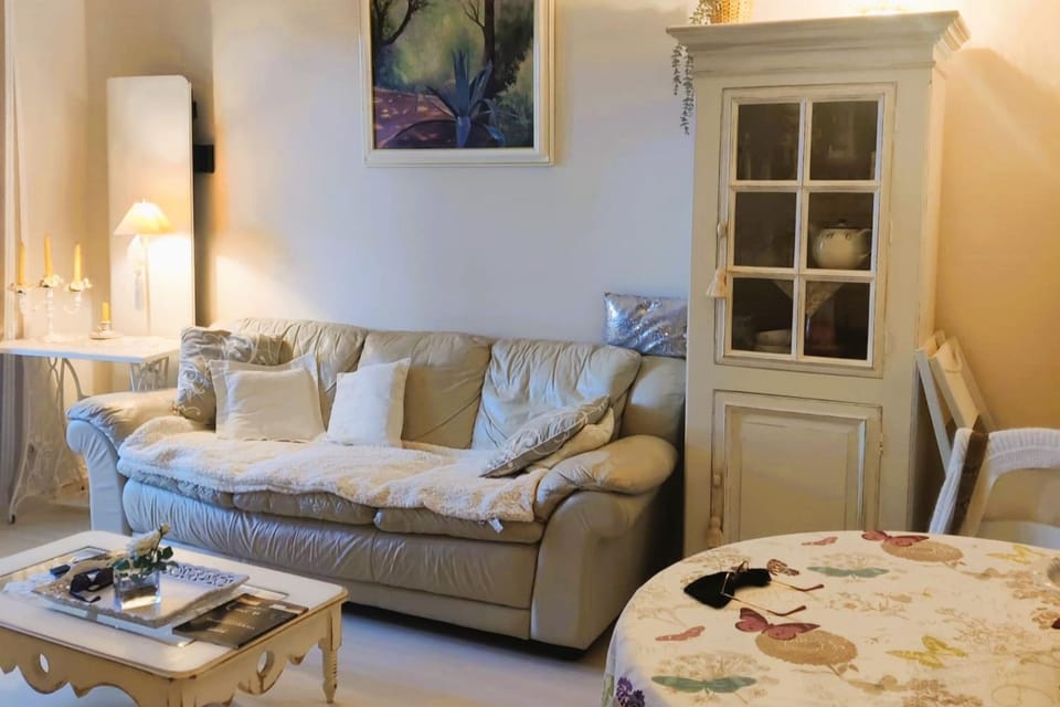 Peaceful stay with stunning views Apartment in Hyères